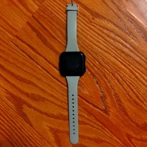 USED Fitbit Versa